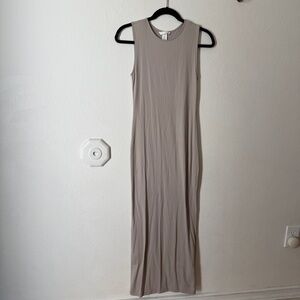 Soft and Fitted Sleeveless Maxi Dress